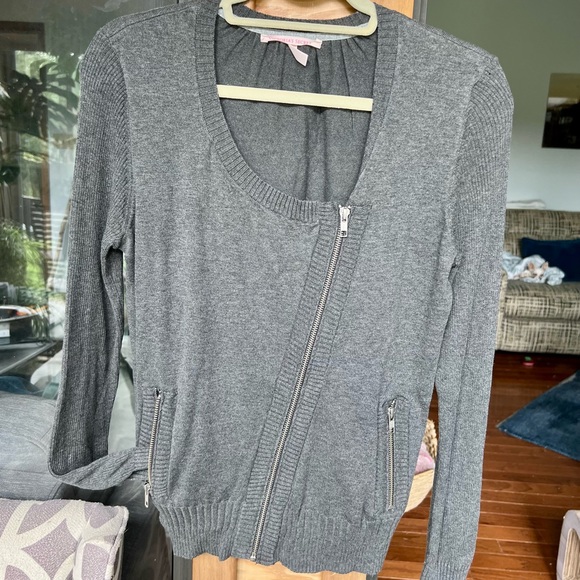 Victoria Secret Cardigan NWOT - Picture 2 of 7